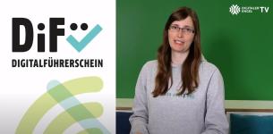 Links: DiF&uuml;-Logo, rechts: Digitalexpertin Petra Rollfing vor gr&uuml;nem Hintergrund