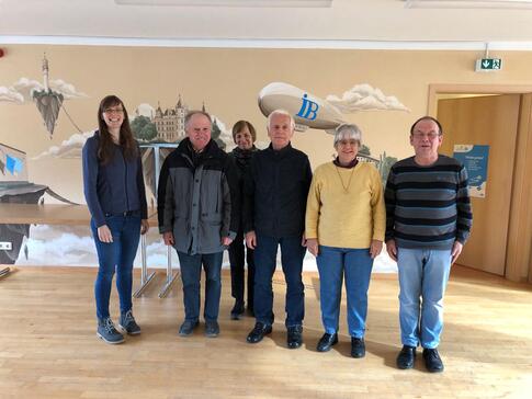 Ein Gruppenfoto mit Petra und f&uuml;nf Teilnehmenden der Veranstaltung. 